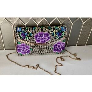 Small colorful NWOT clutch with gold shoulder chain